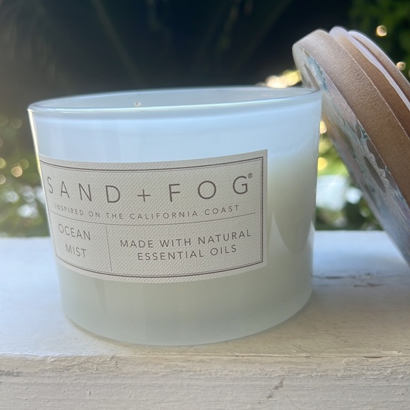 Ocean Mist Scented Candle - Picture 5 of 11